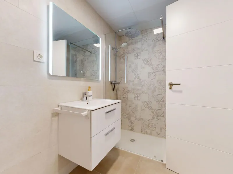 Charming Ground Floor Apartment with 3 Bedrooms in Garden Home, Los Pacos – Fuengirola. Has a Tourist License . ¡¡