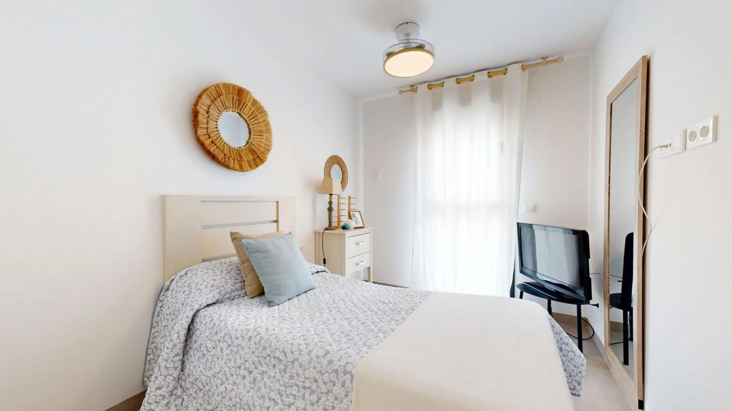 Charming Ground Floor Apartment with 3 Bedrooms in Garden Home, Los Pacos – Fuengirola. Has a Tourist License . ¡¡
