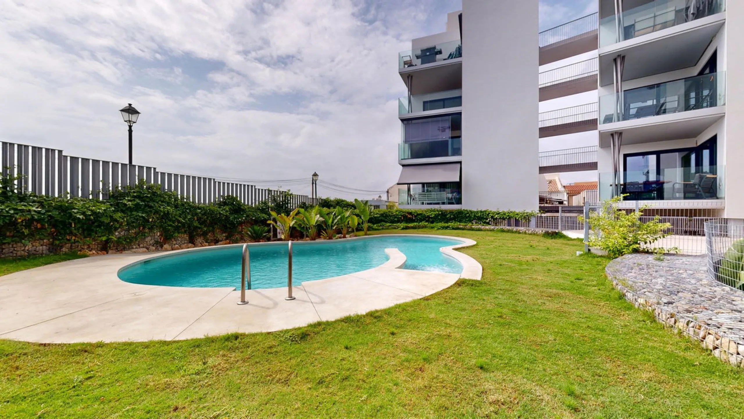 Charming Ground Floor Apartment with 3 Bedrooms in Garden Home, Los Pacos – Fuengirola. Has a Tourist License . ¡¡