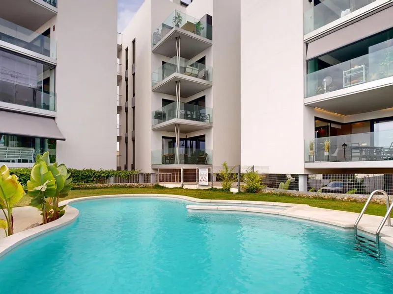 Charming Ground Floor Apartment with 3 Bedrooms in Garden Home, Los Pacos – Fuengirola. Has a Tourist License . ¡¡
