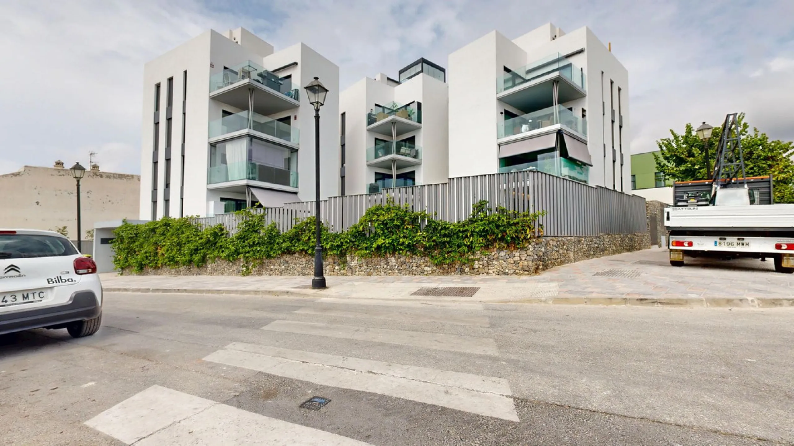 Charming Ground Floor Apartment with 3 Bedrooms in Garden Home, Los Pacos – Fuengirola. Has a Tourist License . ¡¡