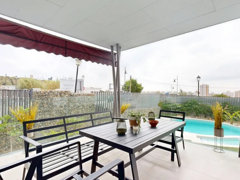 Charming Ground Floor Apartment with 3 Bedrooms in Garden Home, Los Pacos – Fuengirola. Has a Tourist License . ¡¡