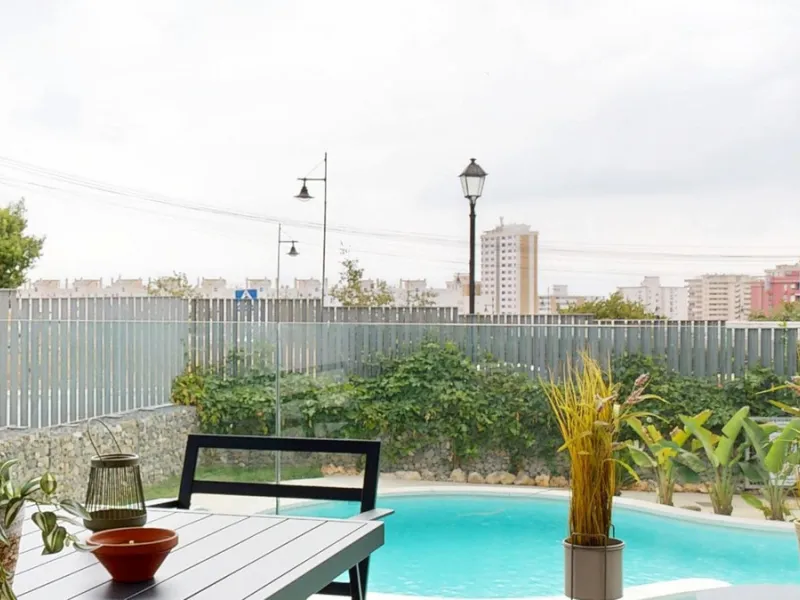 Charming Ground Floor Apartment with 3 Bedrooms in Garden Home, Los Pacos – Fuengirola. Has a Tourist License . ¡¡