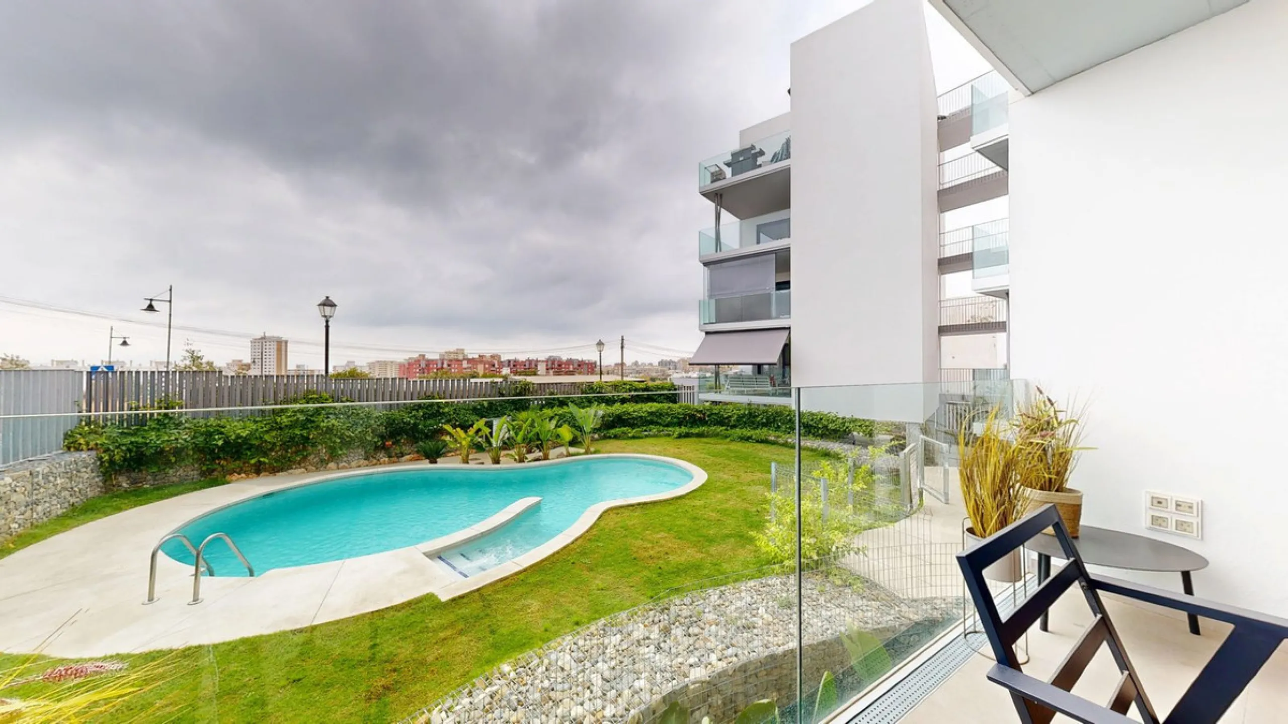 Charming Ground Floor Apartment with 3 Bedrooms in Garden Home, Los Pacos – Fuengirola. Has a Tourist License . ¡¡