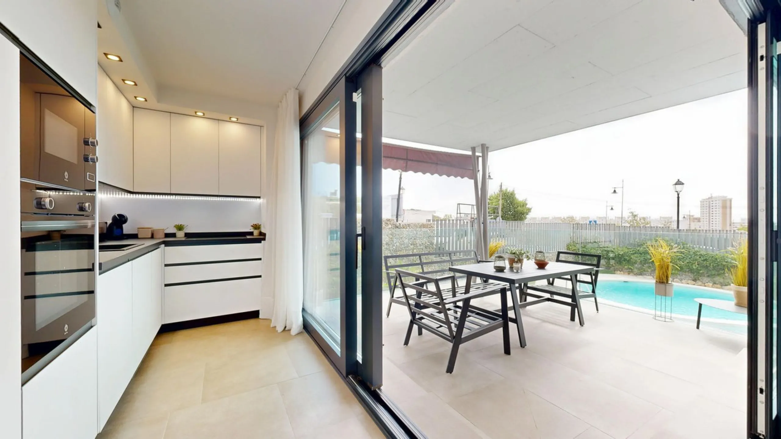 Charming Ground Floor Apartment with 3 Bedrooms in Garden Home, Los Pacos – Fuengirola. Has a Tourist License . ¡¡