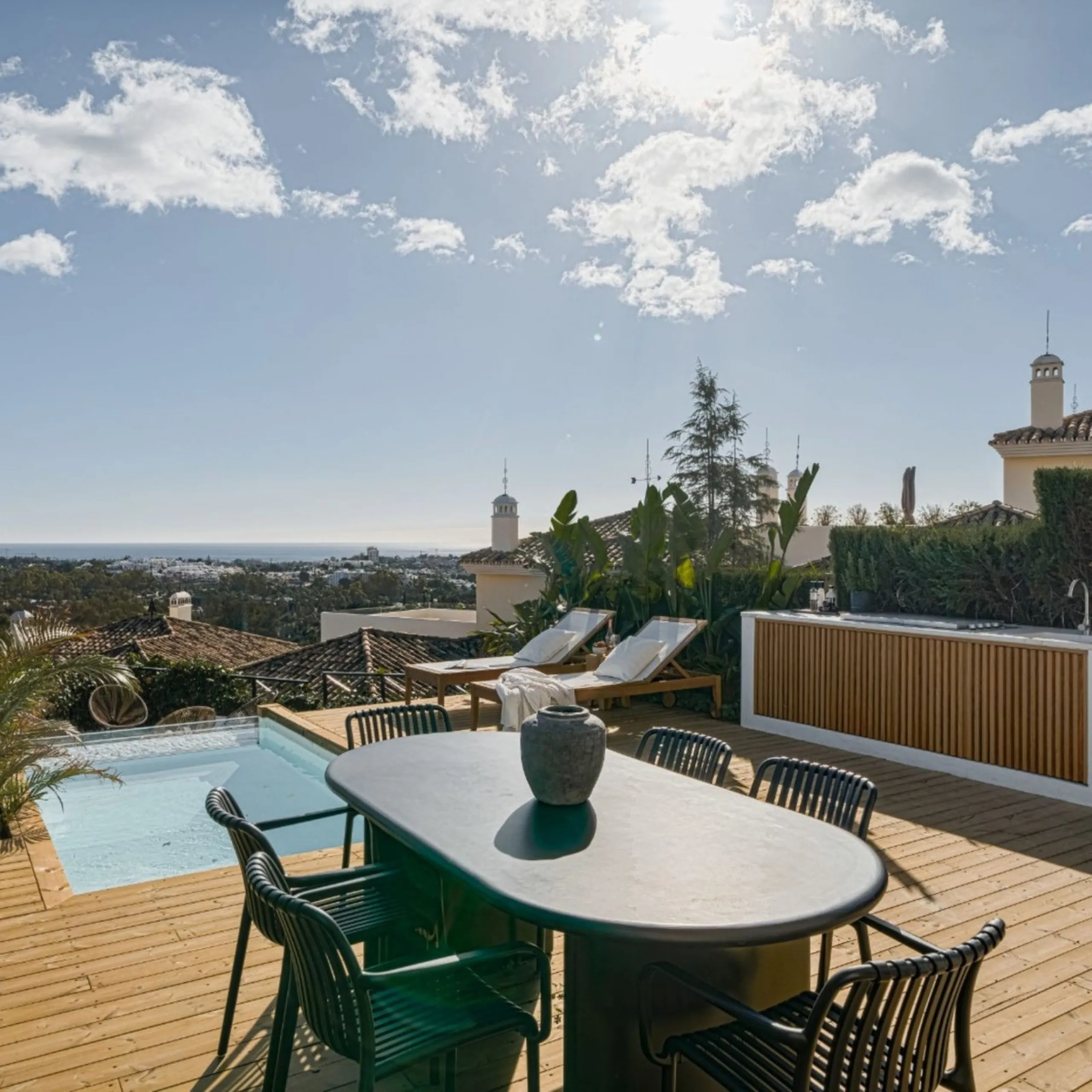 Stunning Luxury Apartment for Rent or Sale – Palacetes Los Belvederes, Nueva Andalucía