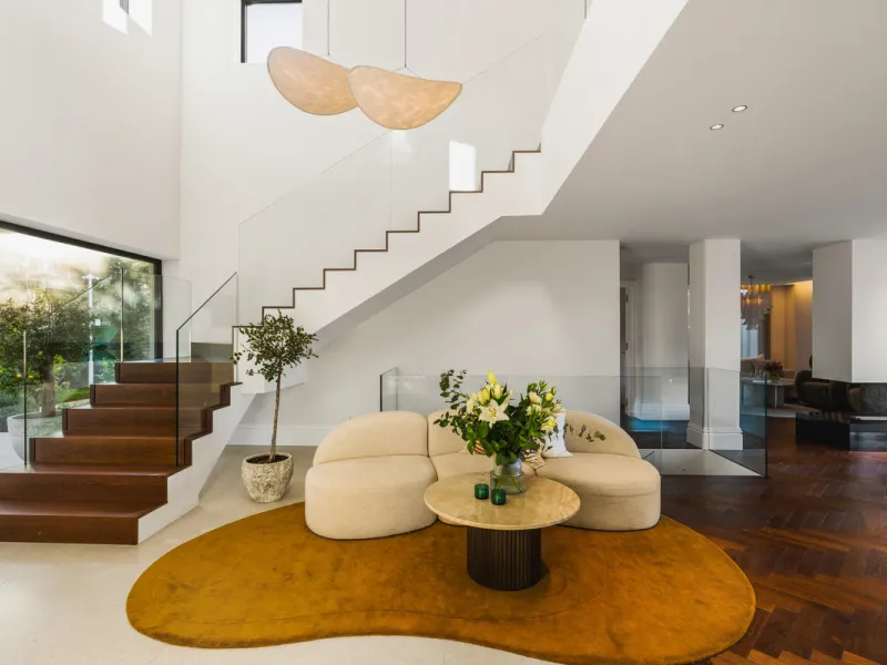 Introducing this exceptional family residence, set within one of the most sought-after gated communities in Los Naranjos, Nueva Andalucía, just moments from one of Marbella's finest golf courses.