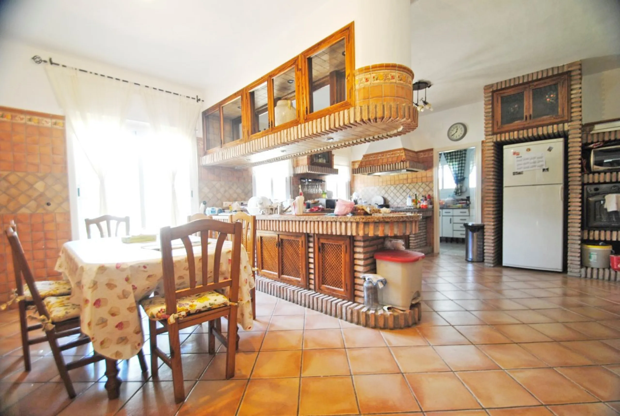 Experience pure Andalusian lifestyle and investment potential in this magnificent villa!