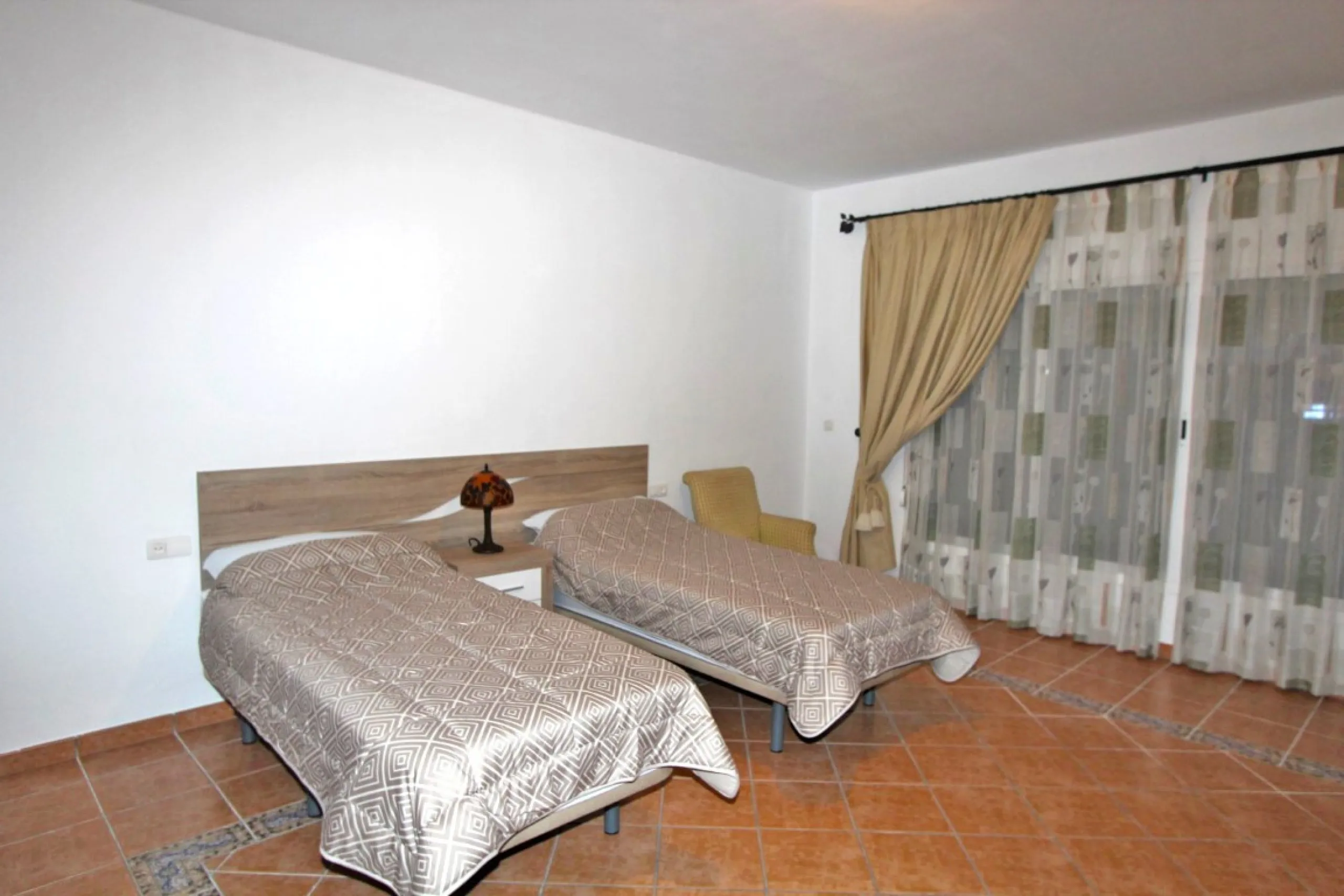 Experience pure Andalusian lifestyle and investment potential in this magnificent villa!