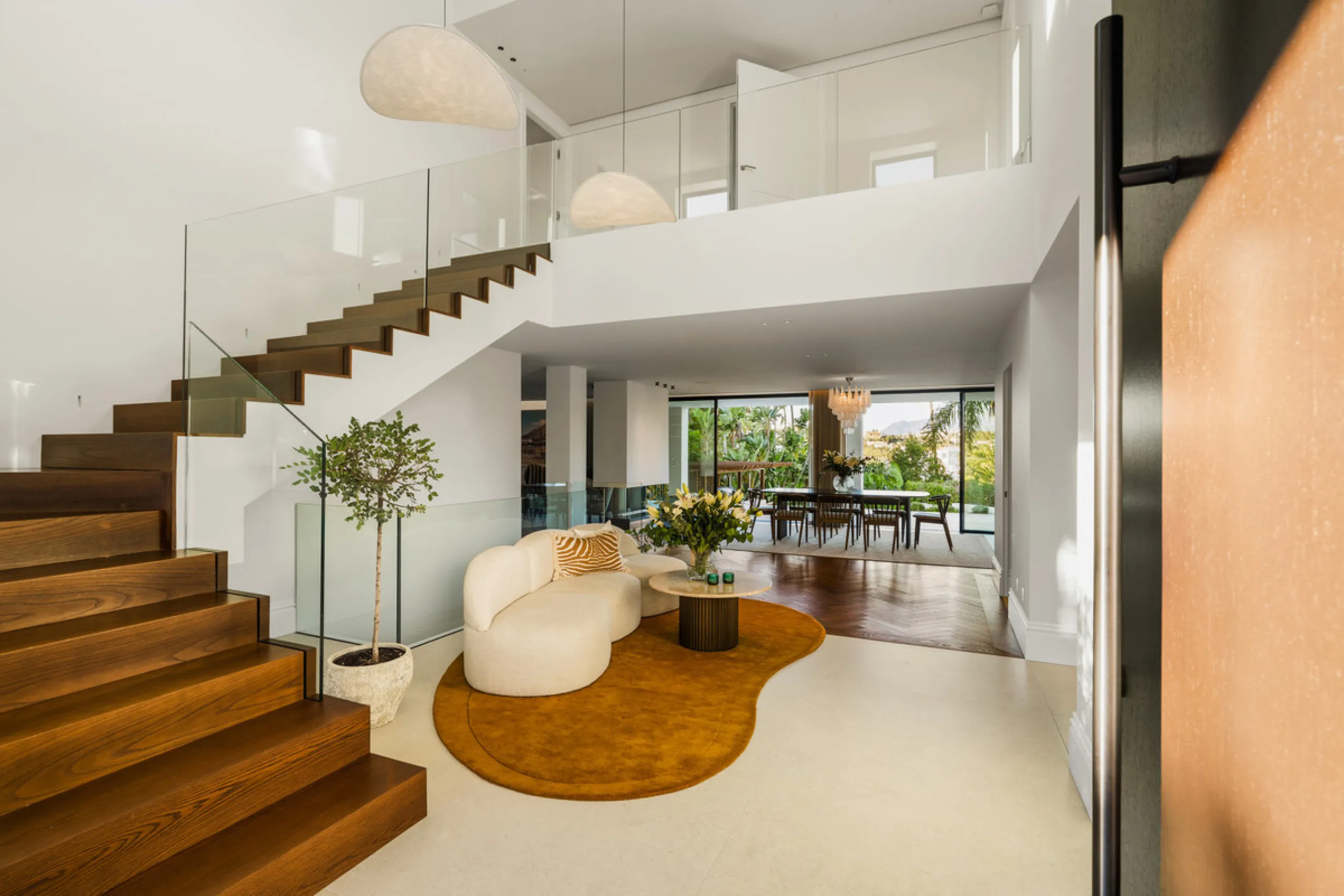 Introducing this exceptional family residence, set within one of the most sought-after gated communities in Los Naranjos, Nueva Andalucía, just moments from one of Marbella's finest golf courses.
