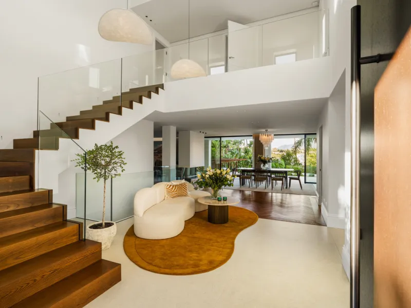 Introducing this exceptional family residence, set within one of the most sought-after gated communities in Los Naranjos, Nueva Andalucía, just moments from one of Marbella's finest golf courses.