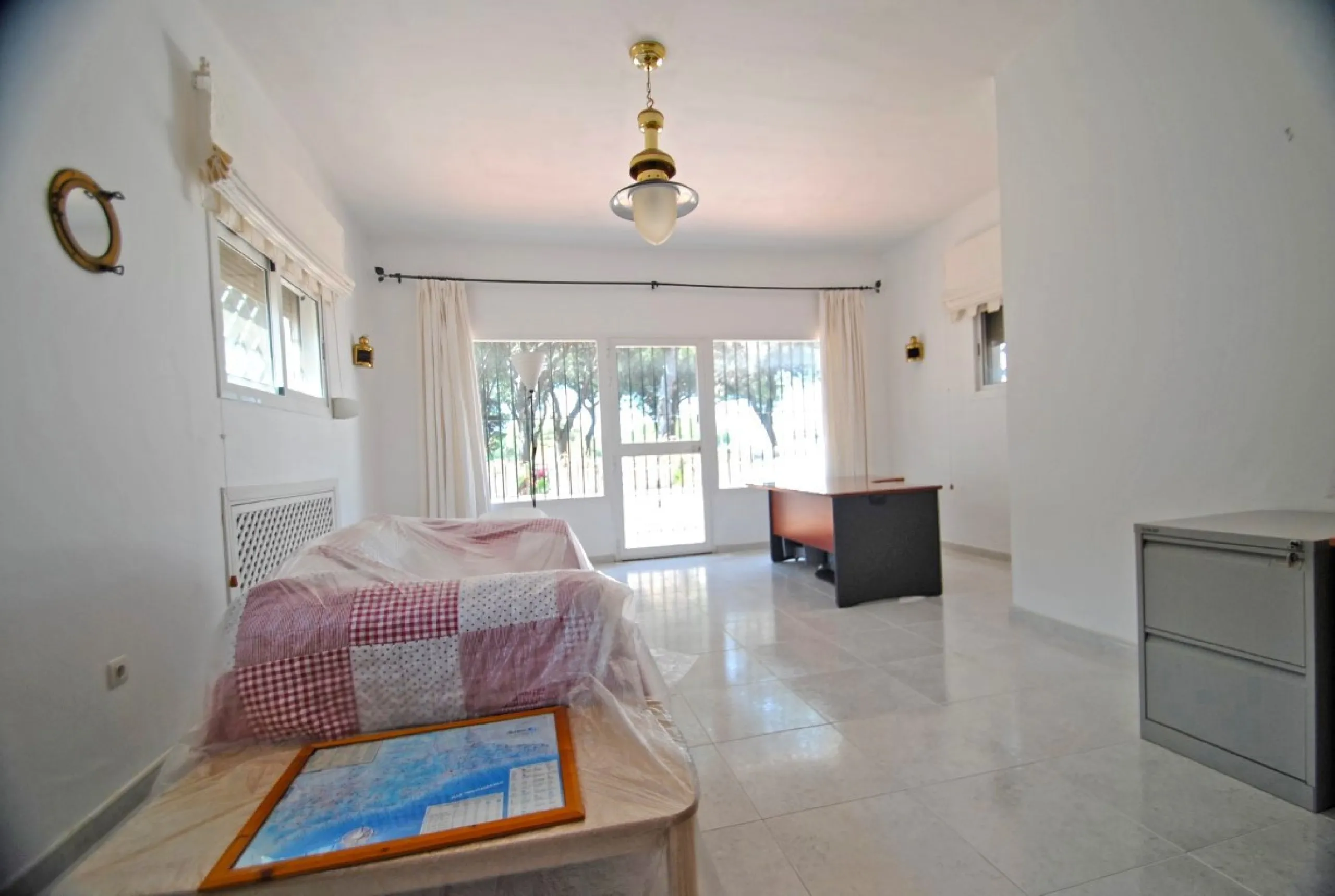Experience pure Andalusian lifestyle and investment potential in this magnificent villa!