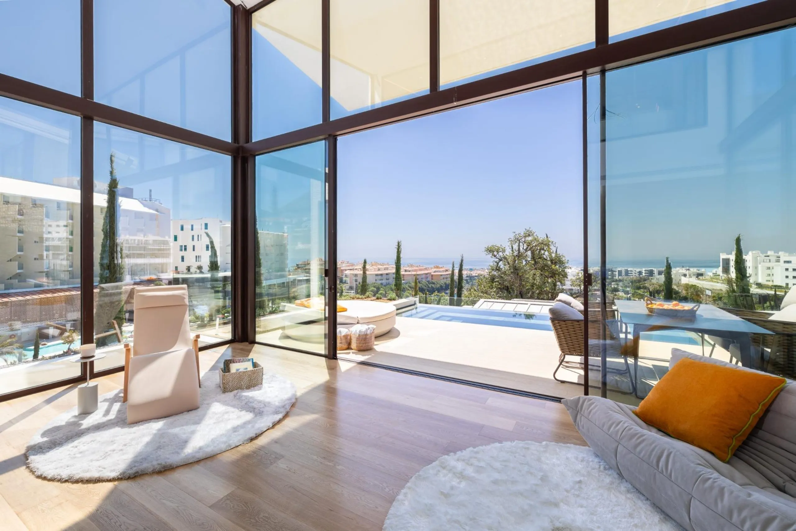 Exclusive New Build Residences in El Higuerón, Costa del Sol& & Modern Living with Panoramic Mediterranean Views& Experience luxury and comfort in this exclusive new development in El Higuerón, one of the most prestigious areas on the Costa del S