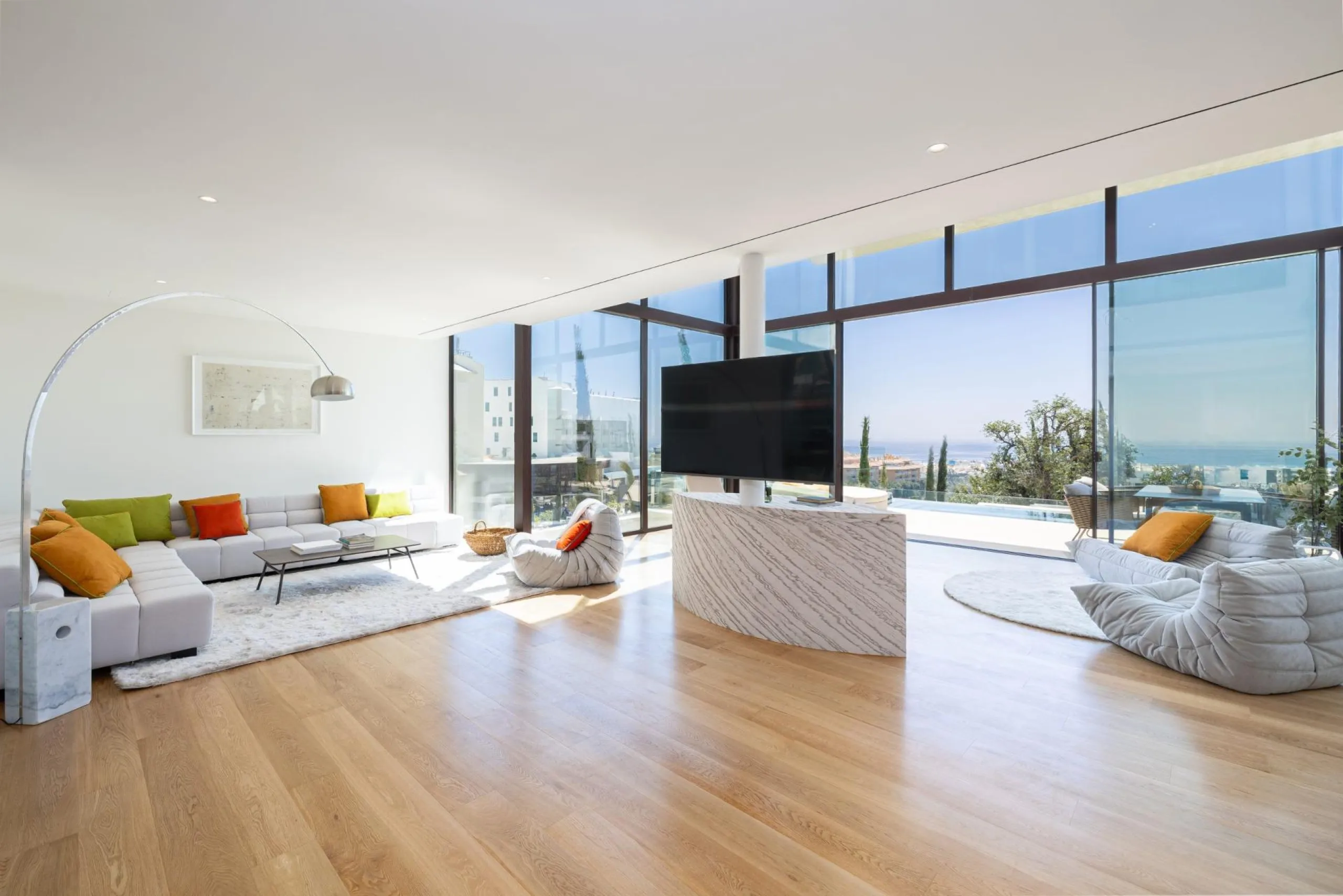 Exclusive New Build Residences in El Higuerón, Costa del Sol& & Modern Living with Panoramic Mediterranean Views& Experience luxury and comfort in this exclusive new development in El Higuerón, one of the most prestigious areas on the Costa del S