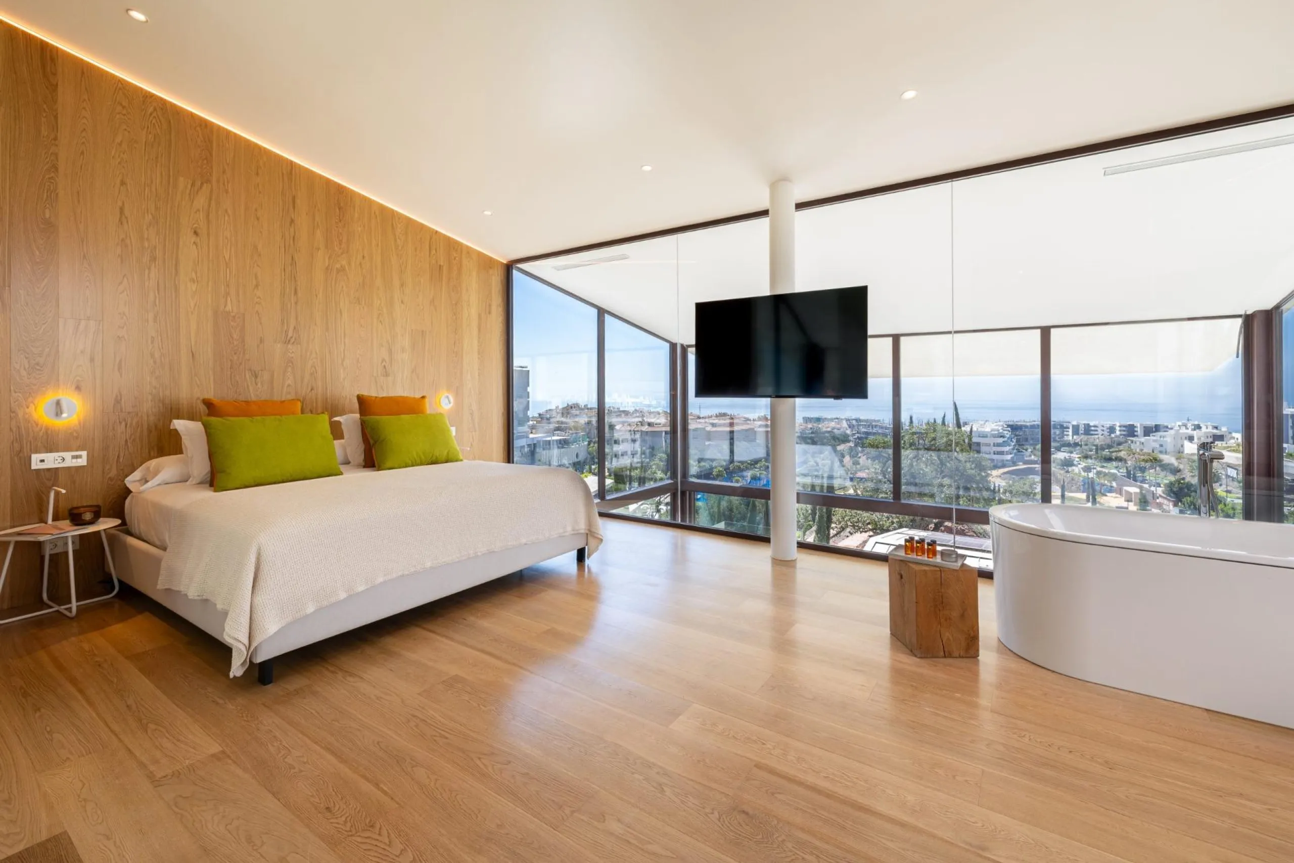 Exclusive New Build Residences in El Higuerón, Costa del Sol& & Modern Living with Panoramic Mediterranean Views& Experience luxury and comfort in this exclusive new development in El Higuerón, one of the most prestigious areas on the Costa del S