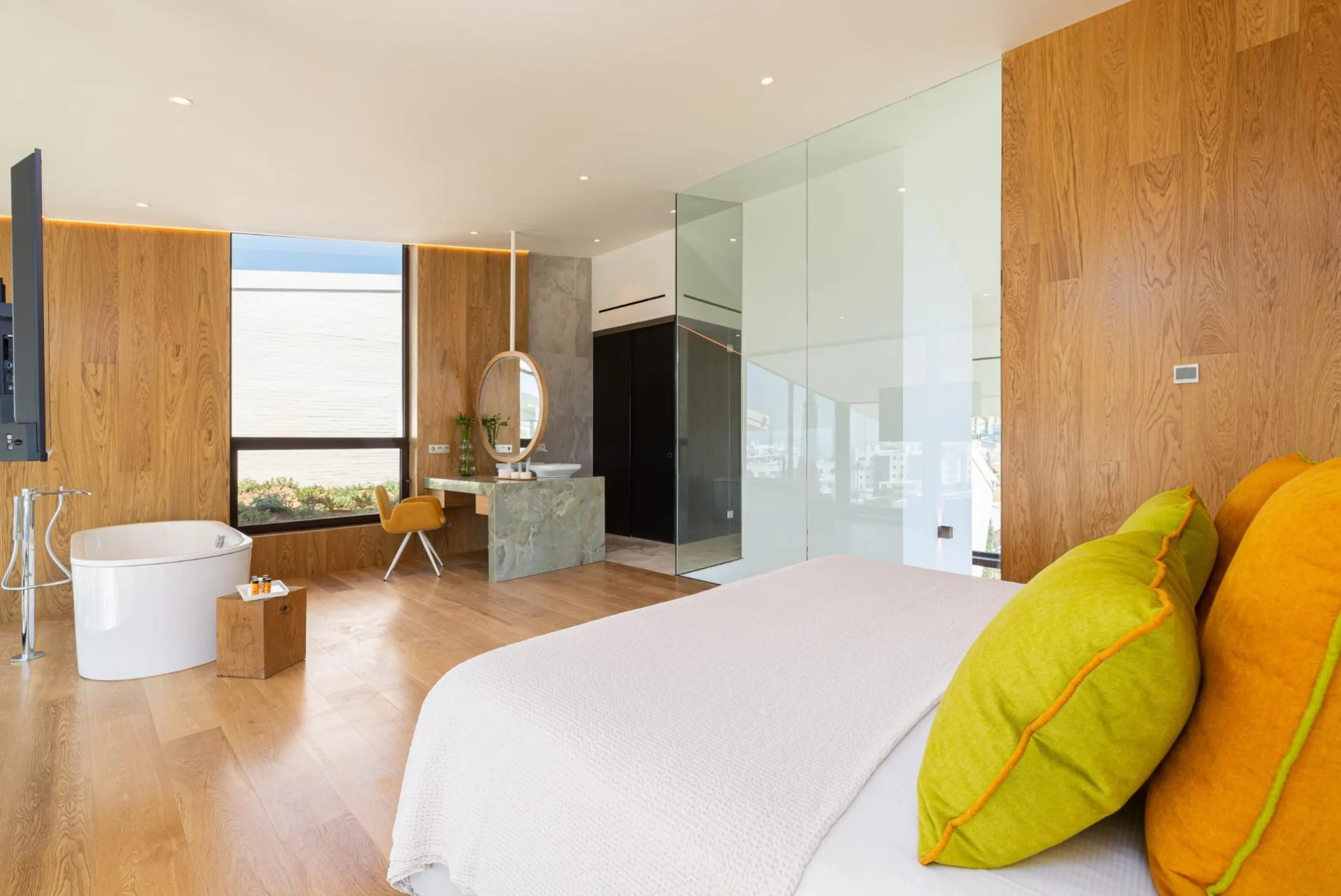 Exclusive New Build Residences in El Higuerón, Costa del Sol& & Modern Living with Panoramic Mediterranean Views& Experience luxury and comfort in this exclusive new development in El Higuerón, one of the most prestigious areas on the Costa del S