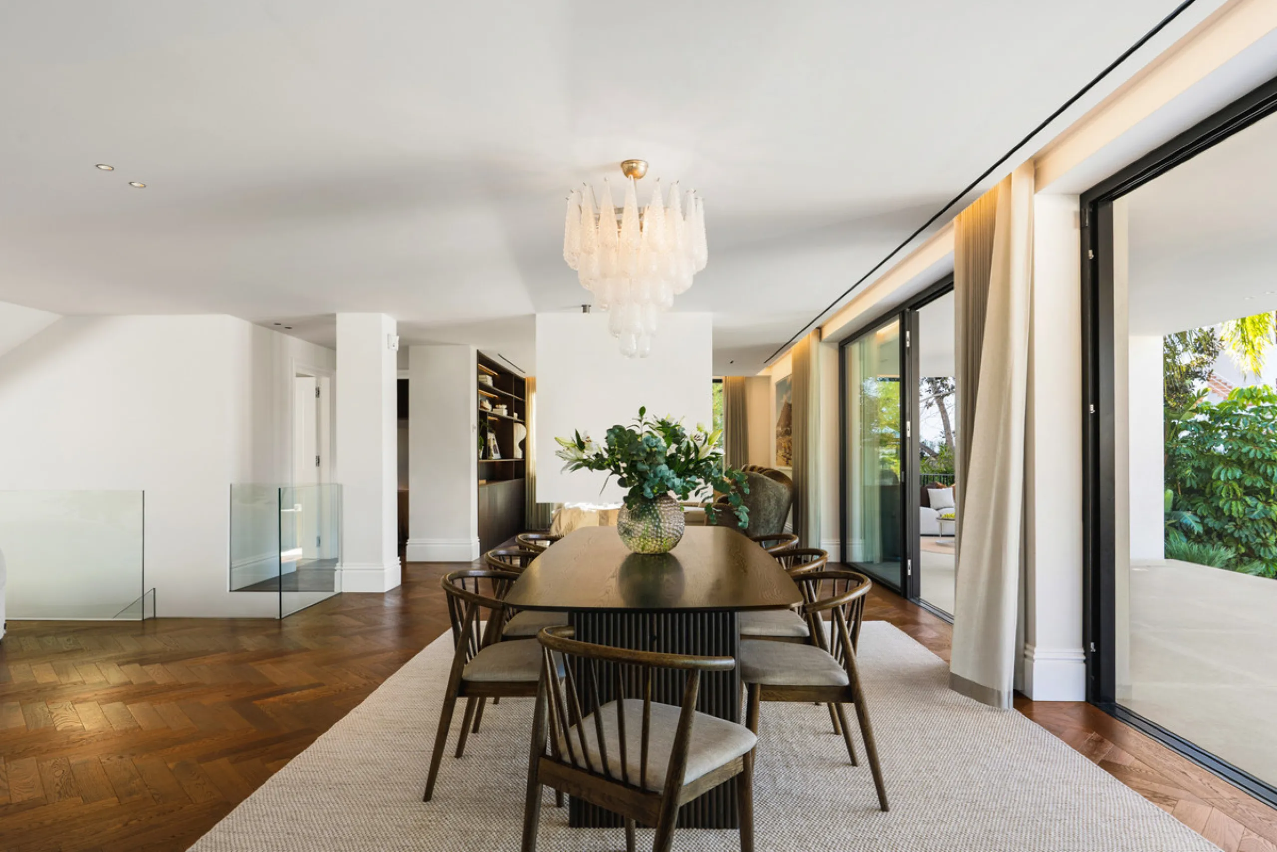 Introducing this exceptional family residence, set within one of the most sought-after gated communities in Los Naranjos, Nueva Andalucía, just moments from one of Marbella's finest golf courses.