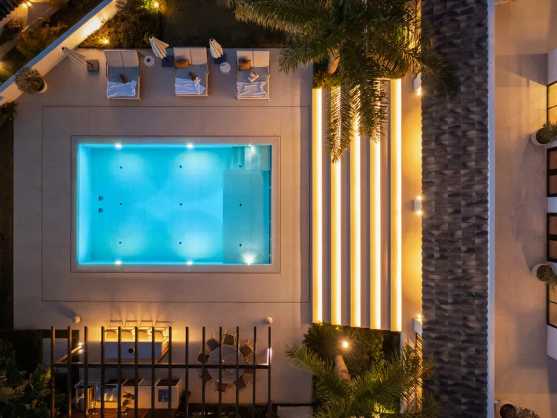 Introducing this exceptional family residence, set within one of the most sought-after gated communities in Los Naranjos, Nueva Andalucía, just moments from one of Marbella's finest golf courses.