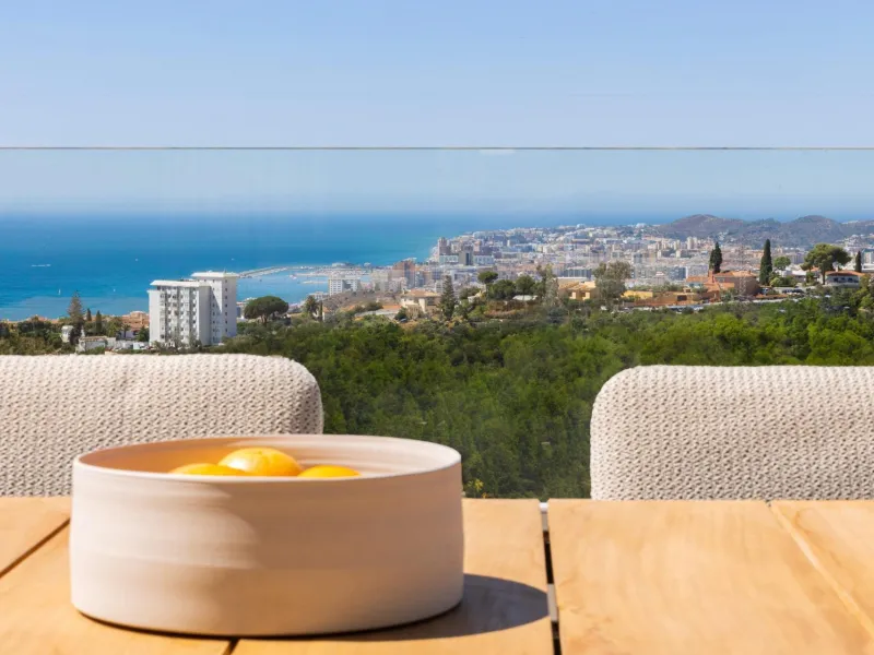 Exclusive New Build Residences in El Higuerón, Costa del Sol& & Modern Living Surrounded by Nature and Sea Views& Discover this exclusive residential development in El Higuerón, located in one of the most prestigious areas of the Costa del Sol. N