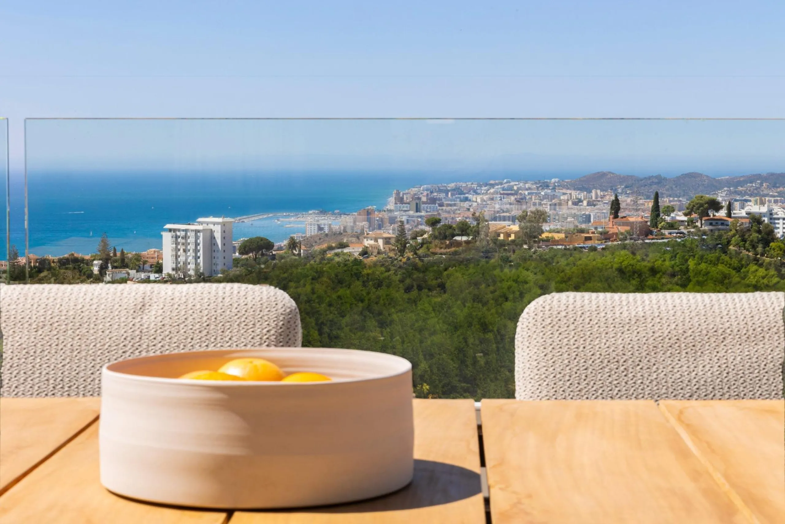 Exclusive New Build Residences in El Higuerón, Costa del Sol& & Modern Living Surrounded by Nature and Sea Views& Discover this exclusive residential development in El Higuerón, located in one of the most prestigious areas of the Costa del Sol. N