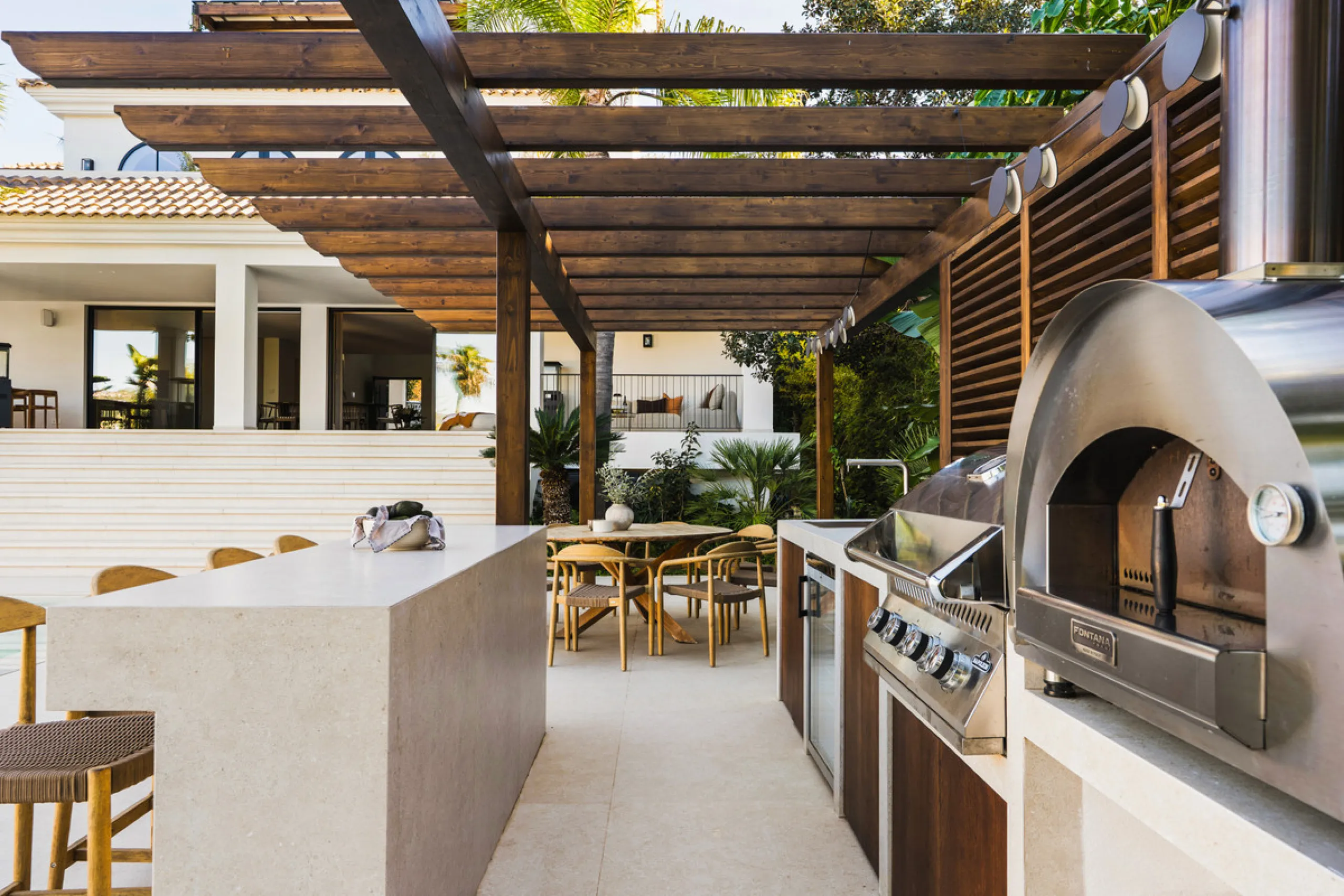 Introducing this exceptional family residence, set within one of the most sought-after gated communities in Los Naranjos, Nueva Andalucía, just moments from one of Marbella's finest golf courses.