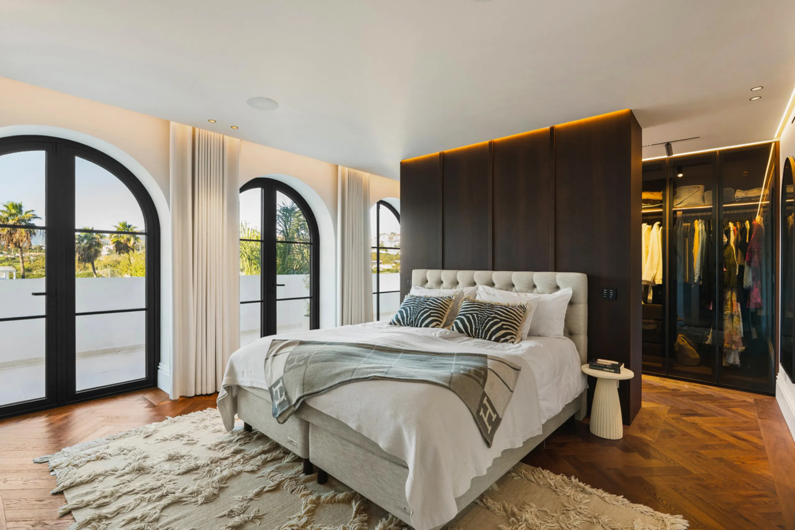 Introducing this exceptional family residence, set within one of the most sought-after gated communities in Los Naranjos, Nueva Andalucía, just moments from one of Marbella's finest golf courses.
