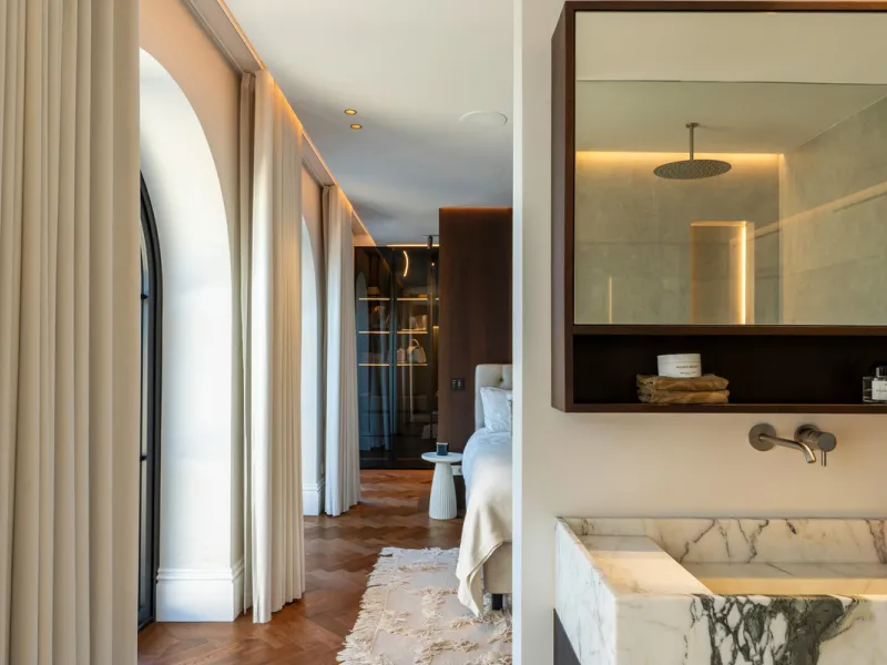 Introducing this exceptional family residence, set within one of the most sought-after gated communities in Los Naranjos, Nueva Andalucía, just moments from one of Marbella's finest golf courses.