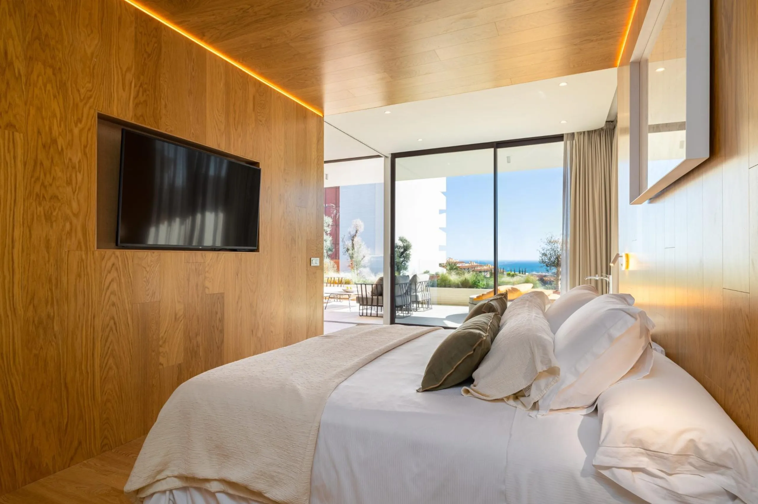 Exclusive New Build Residences in El Higuerón, Costa del Sol& & Modern Living with Panoramic Mediterranean Views& Experience luxury and comfort in this exclusive new development in El Higuerón, one of the most prestigious areas on the Costa del S
