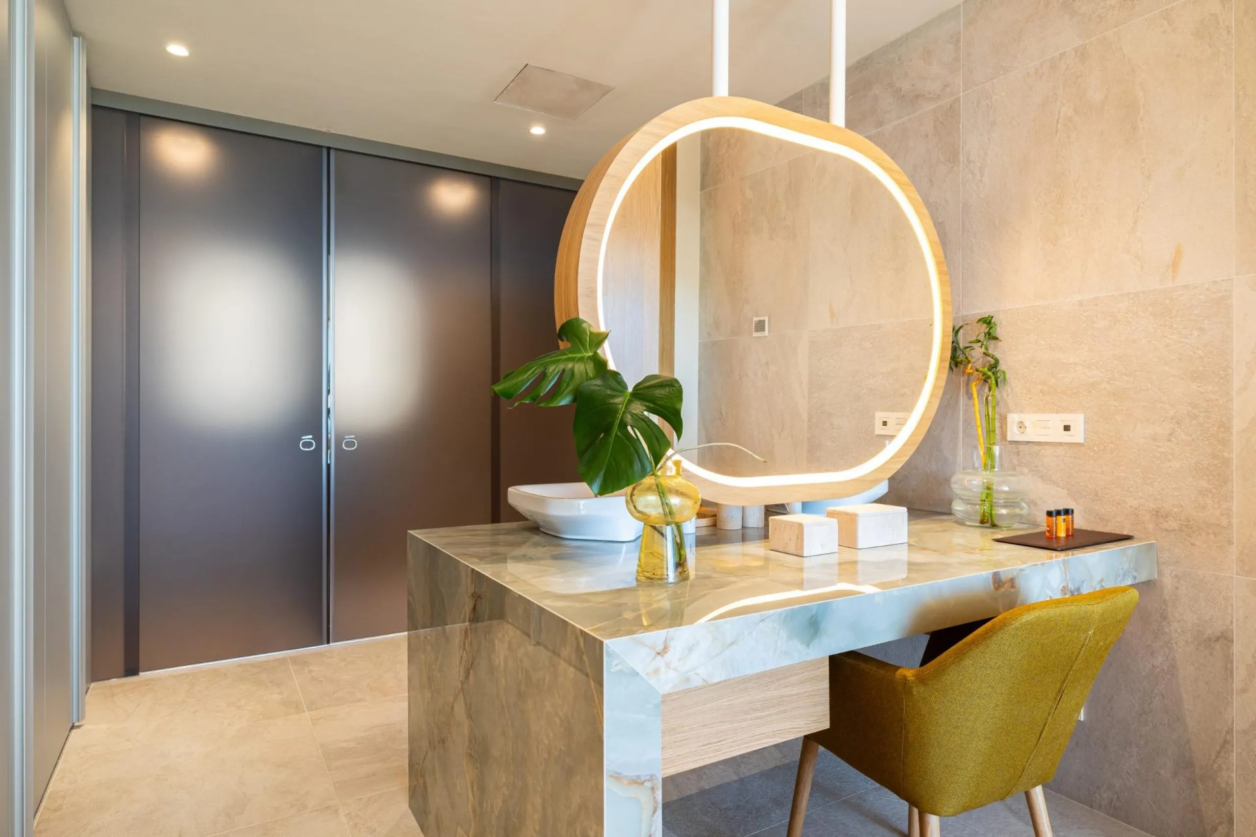 Exclusive New Build Residences in El Higuerón, Costa del Sol& & Modern Living with Panoramic Mediterranean Views& Experience luxury and comfort in this exclusive new development in El Higuerón, one of the most prestigious areas on the Costa del S