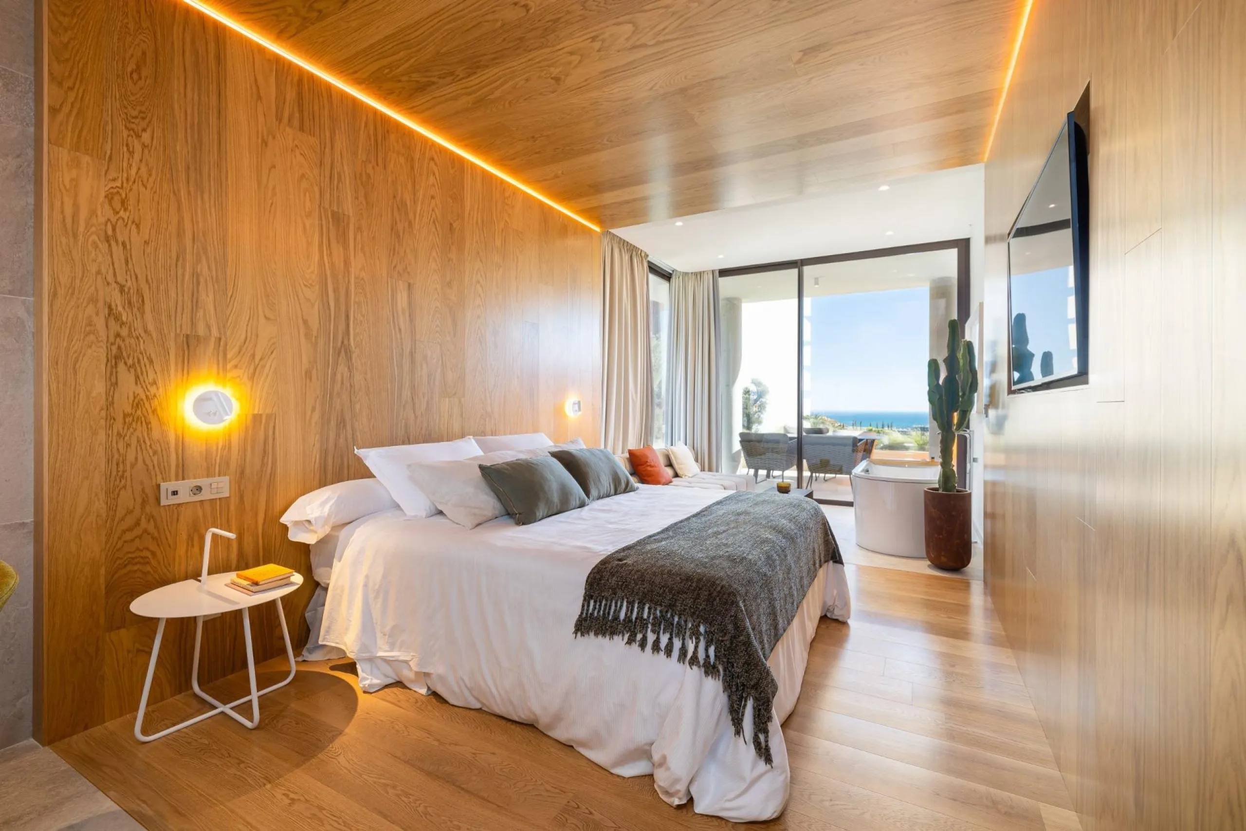 Exclusive New Build Residences in El Higuerón, Costa del Sol& & Modern Living with Panoramic Mediterranean Views& Experience luxury and comfort in this exclusive new development in El Higuerón, one of the most prestigious areas on the Costa del S