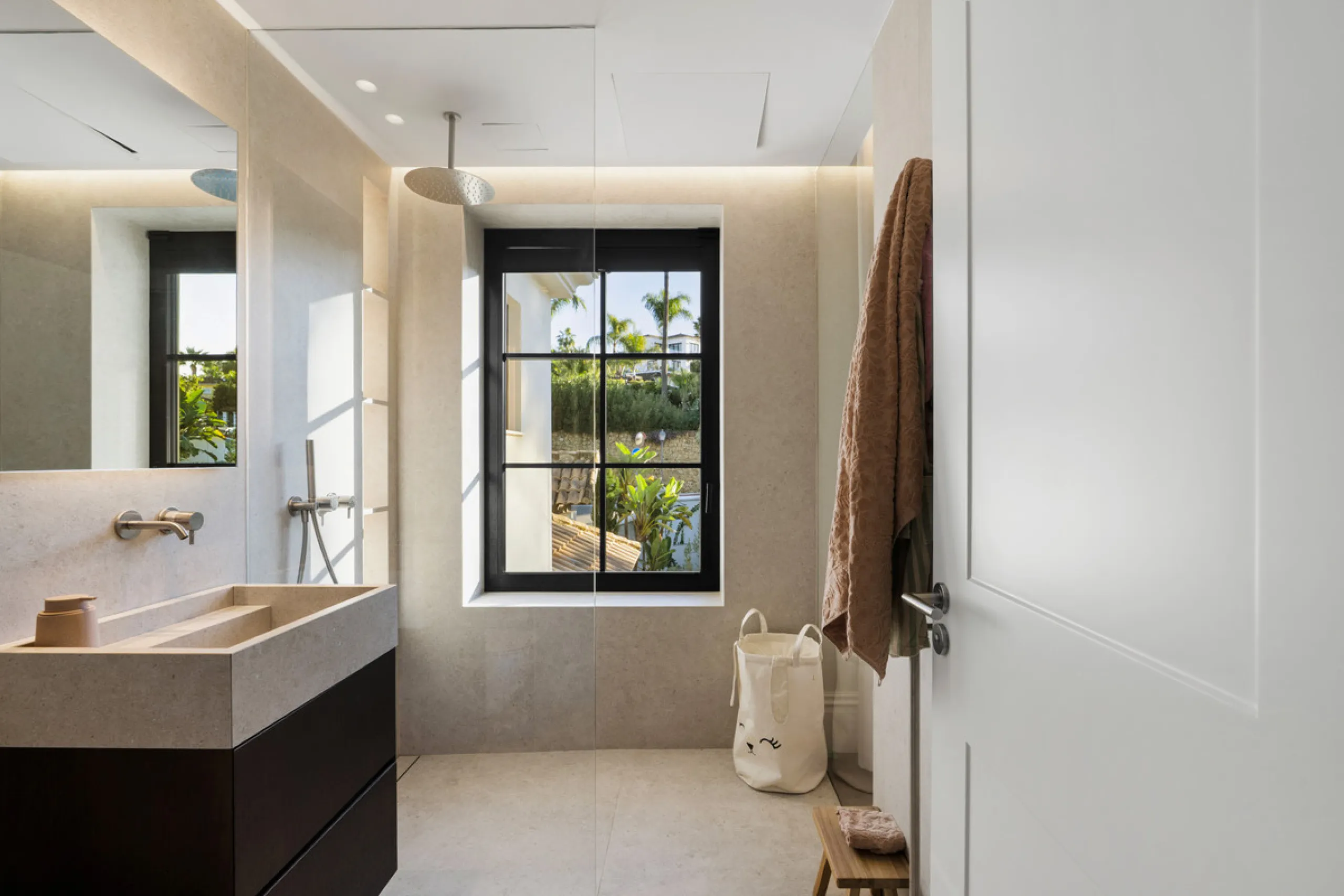 Introducing this exceptional family residence, set within one of the most sought-after gated communities in Los Naranjos, Nueva Andalucía, just moments from one of Marbella's finest golf courses.