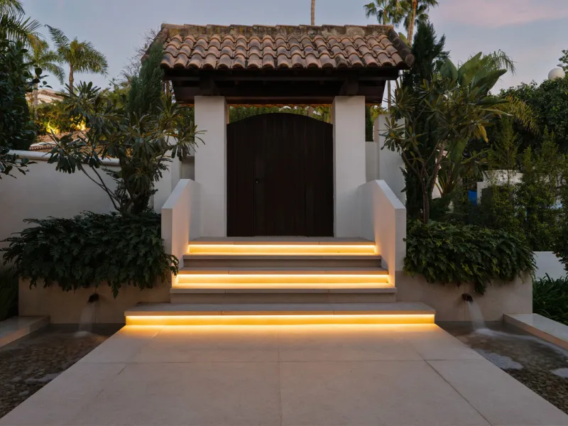 Introducing this exceptional family residence, set within one of the most sought-after gated communities in Los Naranjos, Nueva Andalucía, just moments from one of Marbella's finest golf courses.
