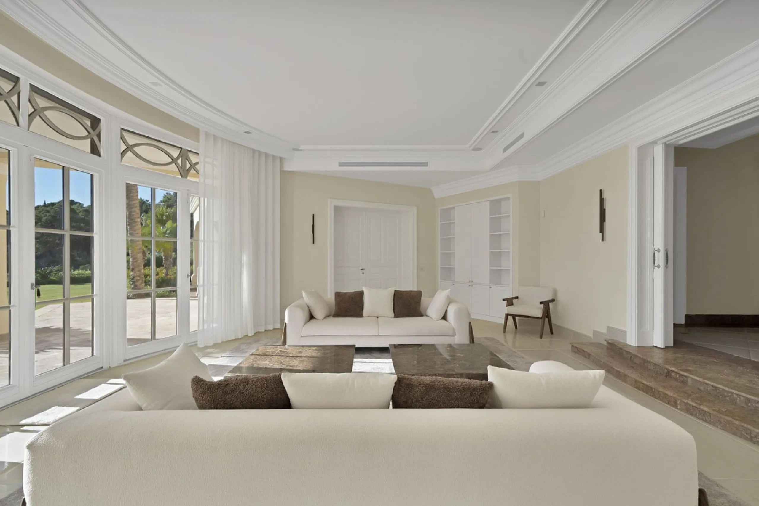 This exclusive property offers stunning views of the sea, the Spanish and African coasts and Gibraltar and is situated in a very private and protected location in the elegant and gated Marbella Club Golf Resort. Built with the highest quality; solid woode