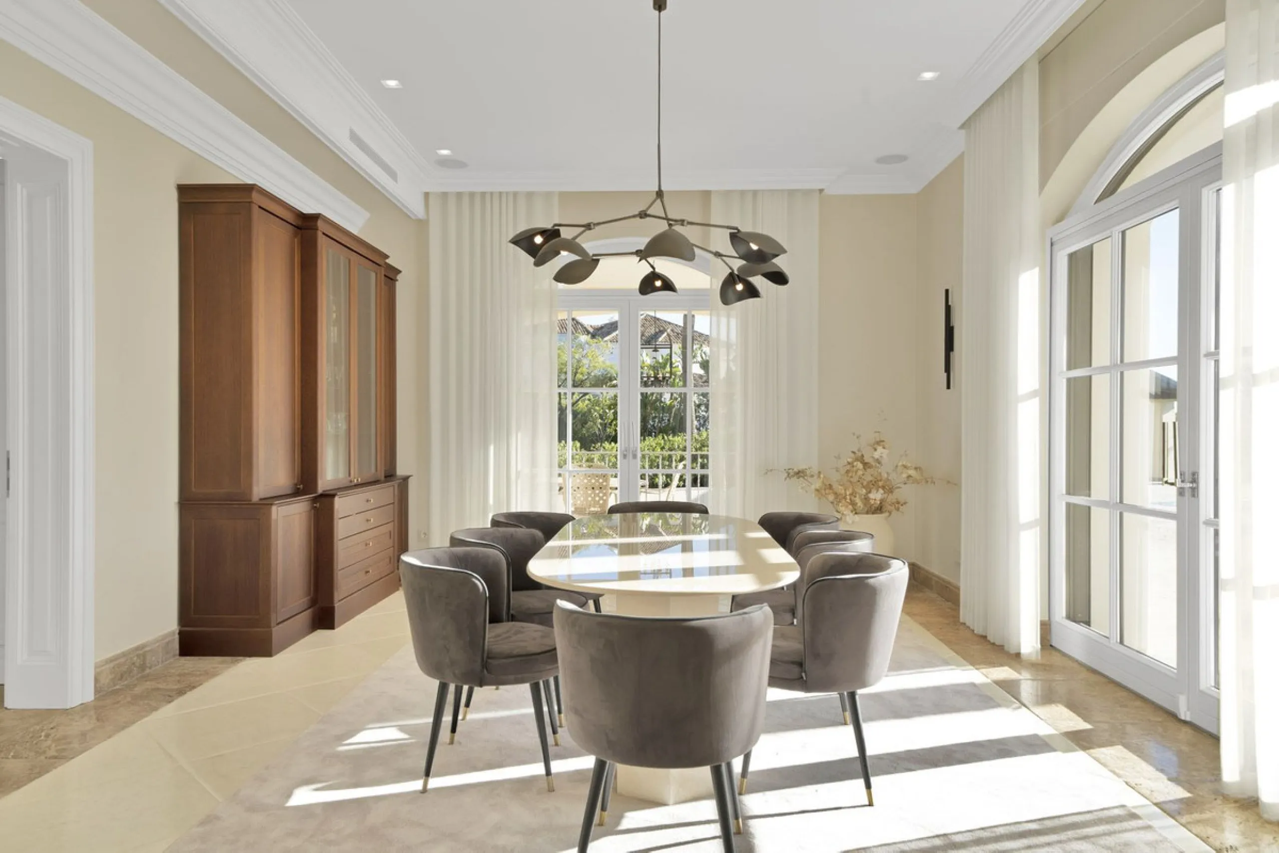 This exclusive property offers stunning views of the sea, the Spanish and African coasts and Gibraltar and is situated in a very private and protected location in the elegant and gated Marbella Club Golf Resort. Built with the highest quality; solid woode