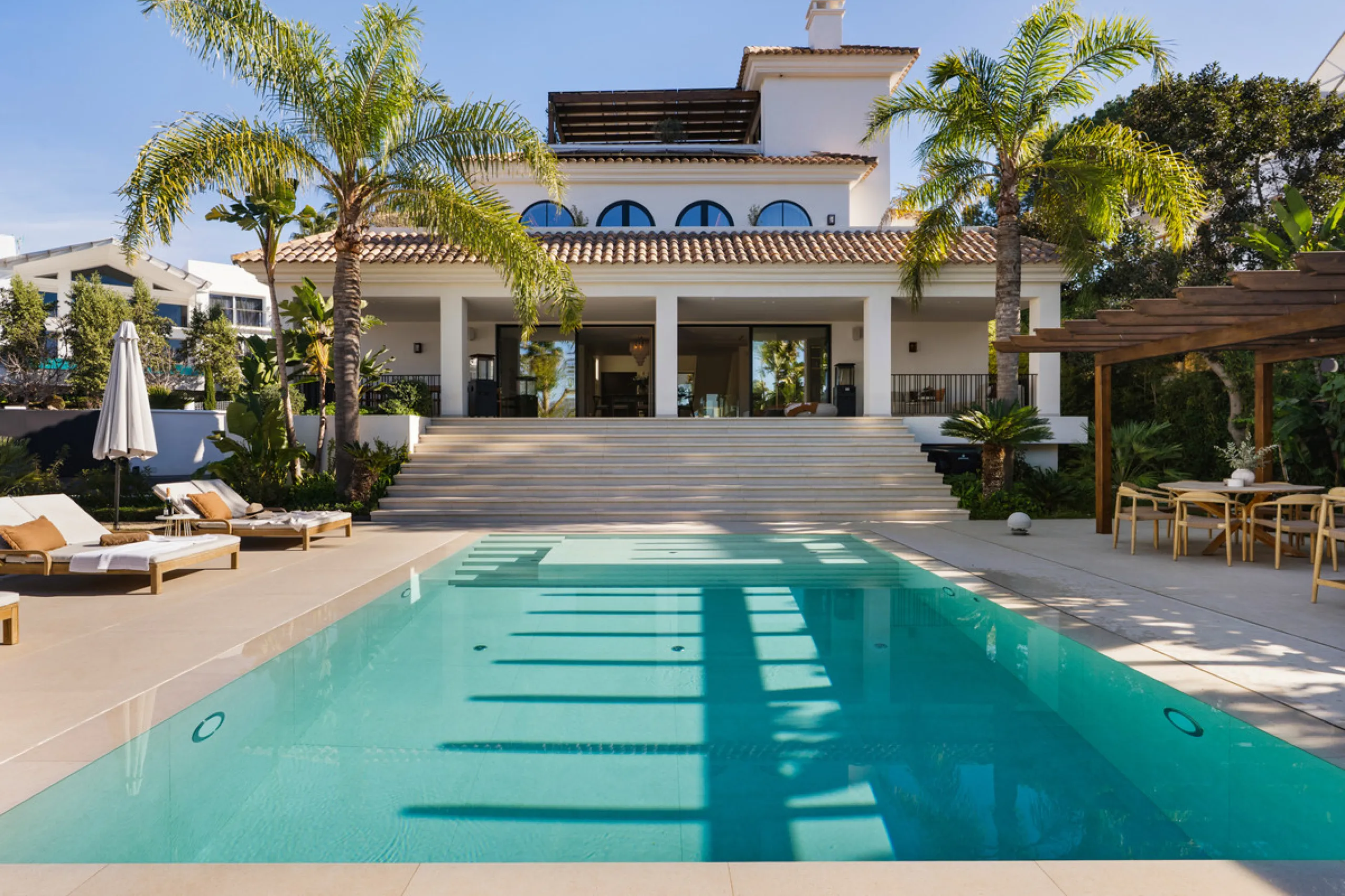 Introducing this exceptional family residence, set within one of the most sought-after gated communities in Los Naranjos, Nueva Andalucía, just moments from one of Marbella's finest golf courses.