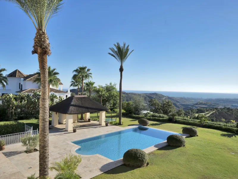This exclusive property offers stunning views of the sea, the Spanish and African coasts and Gibraltar and is situated in a very private and protected location in the elegant and gated Marbella Club Golf Resort. Built with the highest quality; solid woode