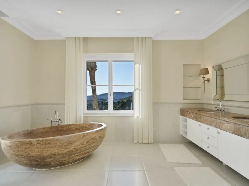 This exclusive property offers stunning views of the sea, the Spanish and African coasts and Gibraltar and is situated in a very private and protected location in the elegant and gated Marbella Club Golf Resort. Built with the highest quality; solid woode