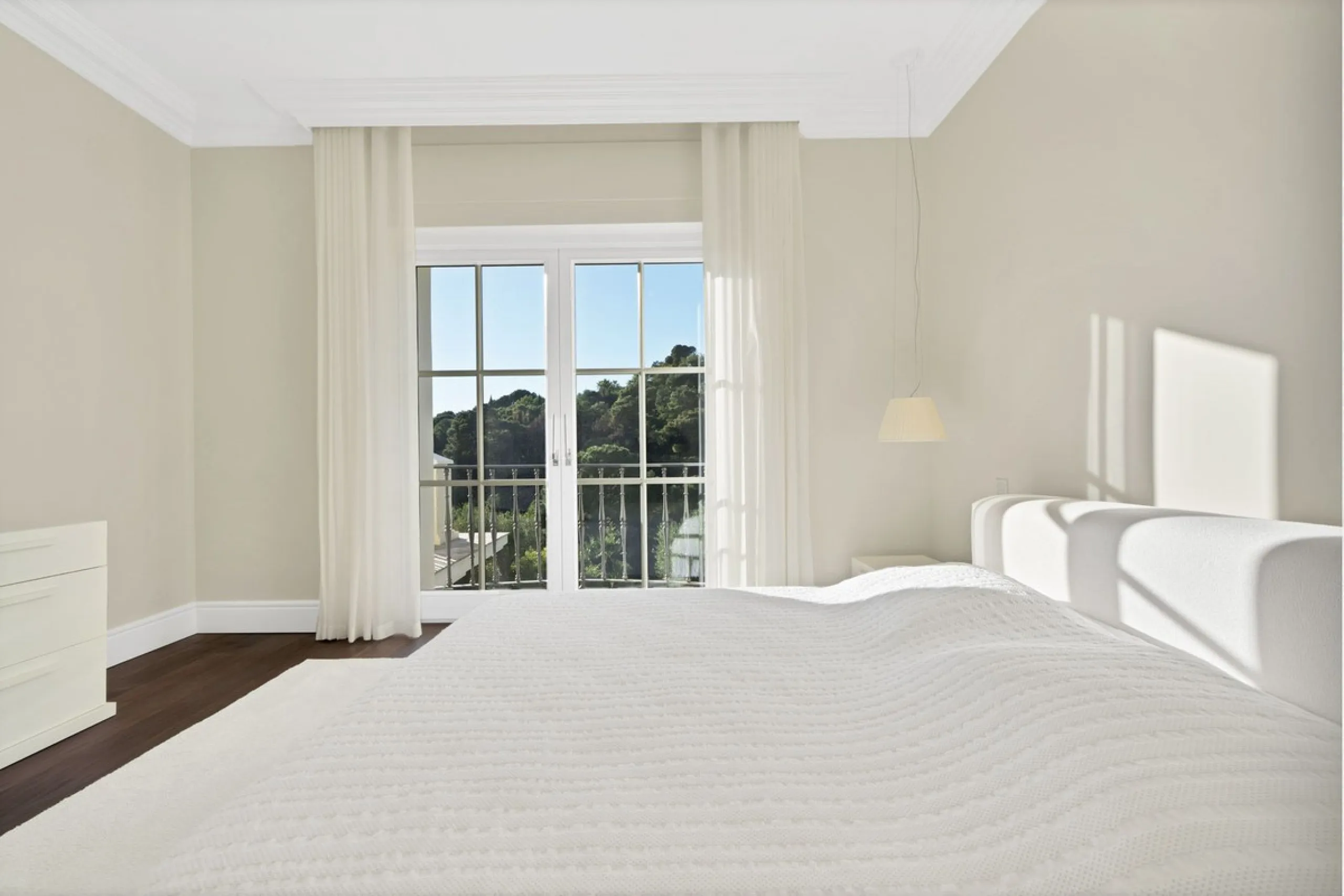 This exclusive property offers stunning views of the sea, the Spanish and African coasts and Gibraltar and is situated in a very private and protected location in the elegant and gated Marbella Club Golf Resort. Built with the highest quality; solid woode