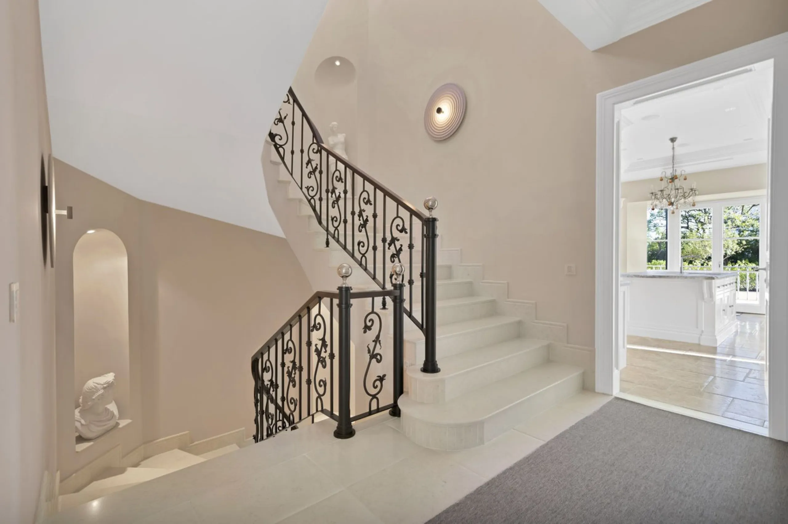 This exclusive property offers stunning views of the sea, the Spanish and African coasts and Gibraltar and is situated in a very private and protected location in the elegant and gated Marbella Club Golf Resort. Built with the highest quality; solid woode