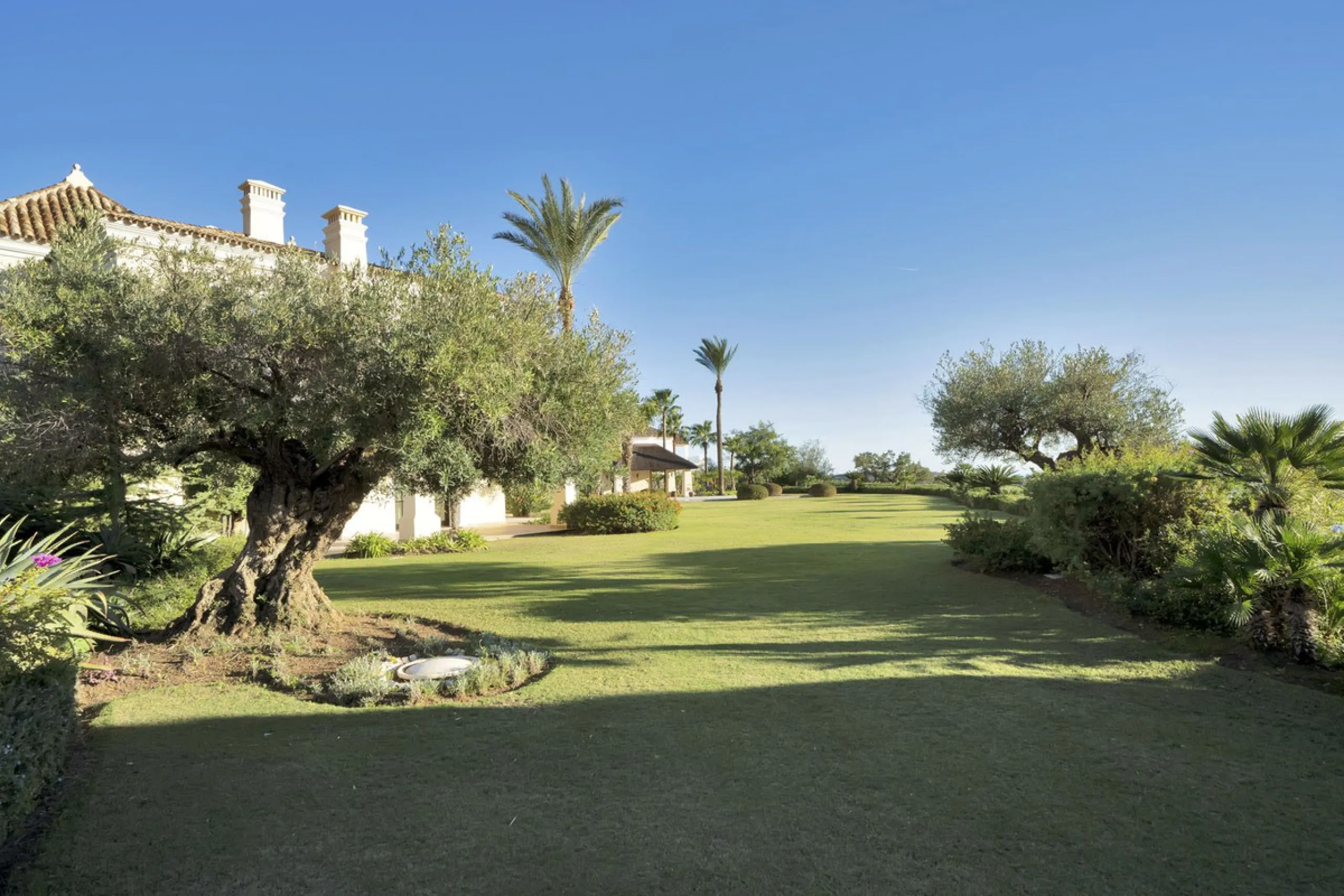 This exclusive property offers stunning views of the sea, the Spanish and African coasts and Gibraltar and is situated in a very private and protected location in the elegant and gated Marbella Club Golf Resort. Built with the highest quality; solid woode
