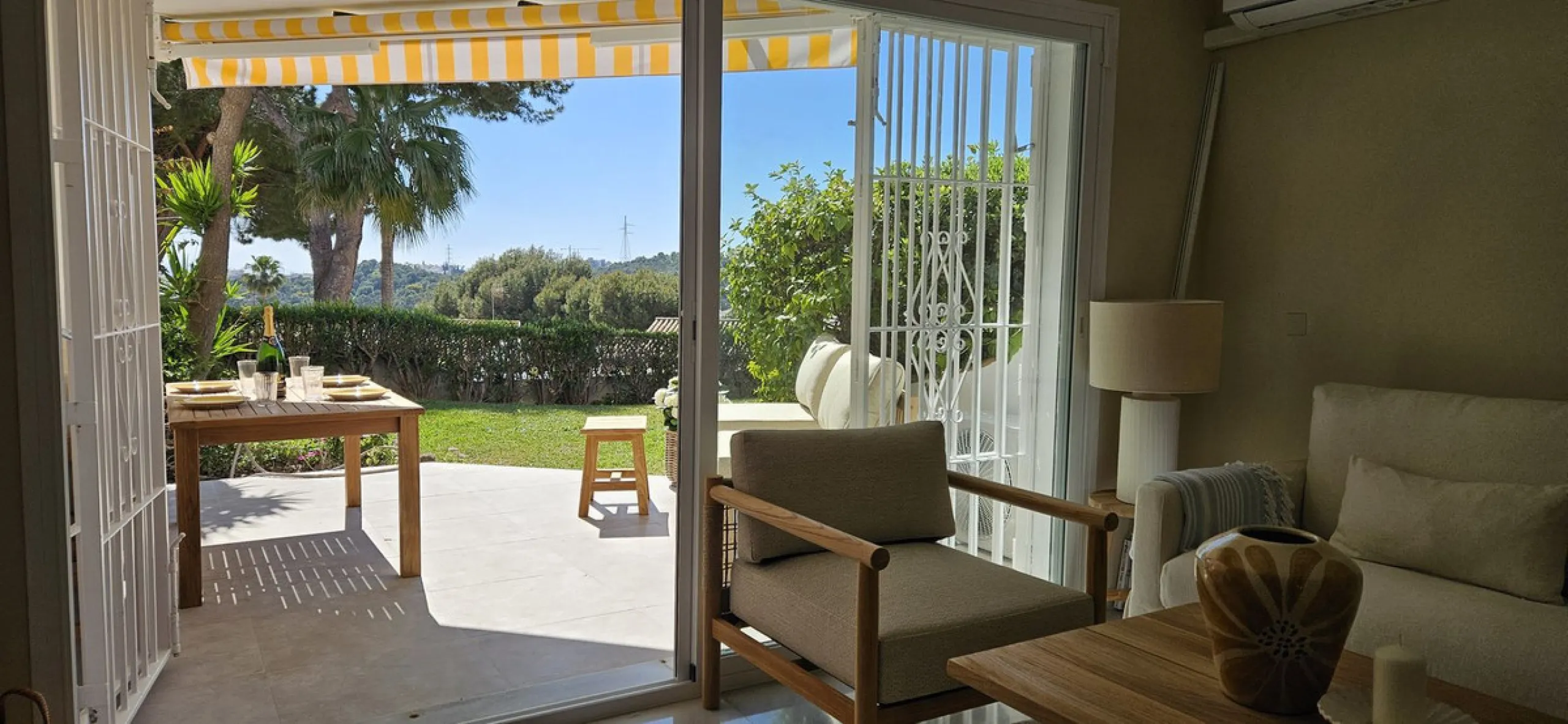 Elegant and charmingTownhouse with Open Views in Calahonda