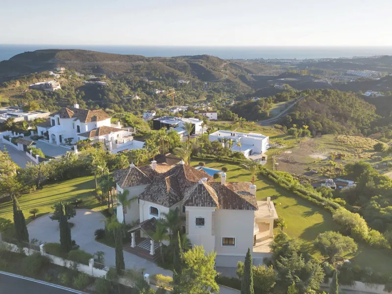 This exclusive property offers stunning views of the sea, the Spanish and African coasts and Gibraltar and is situated in a very private and protected location in the elegant and gated Marbella Club Golf Resort. Built with the highest quality; solid woode