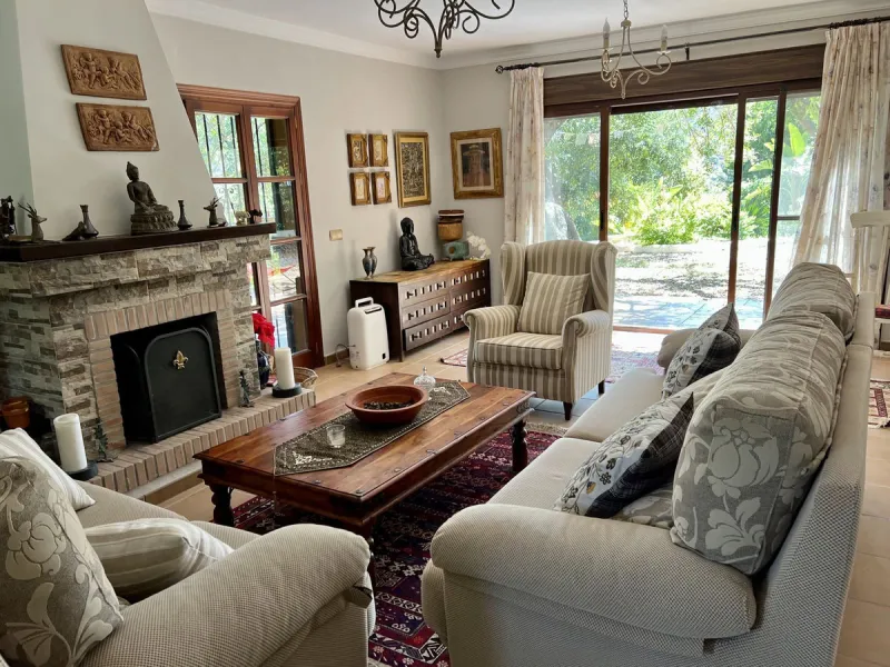 Charming Country Estate for Sale in El Velerín, Estepona