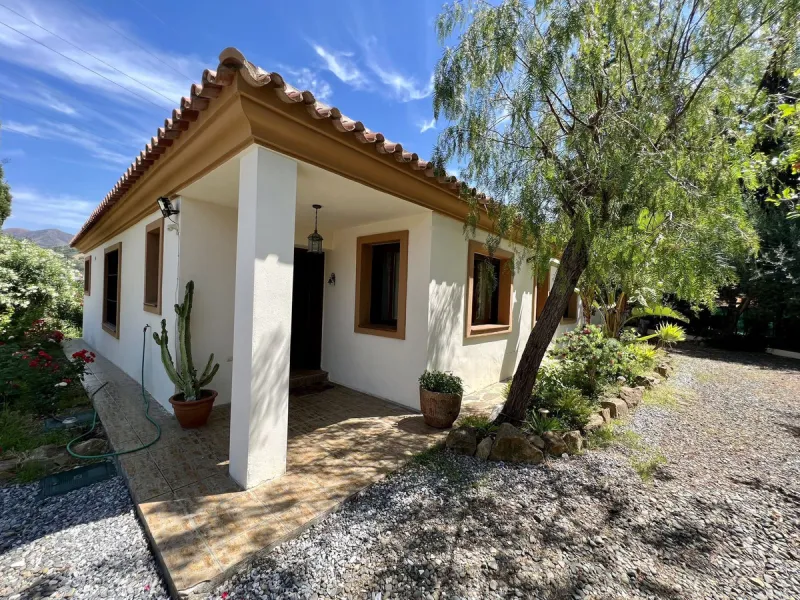Charming Country Estate for Sale in El Velerín, Estepona