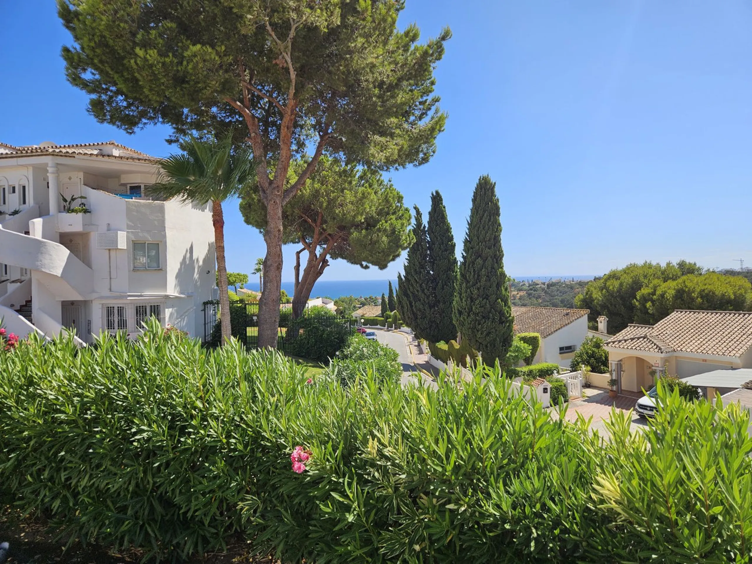 Elegant and charmingTownhouse with Open Views in Calahonda