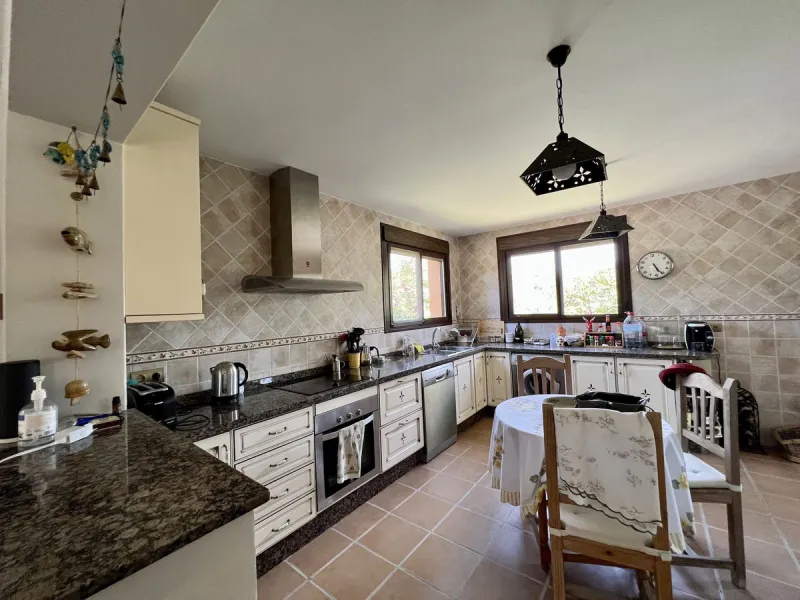 Charming Country Estate for Sale in El Velerín, Estepona