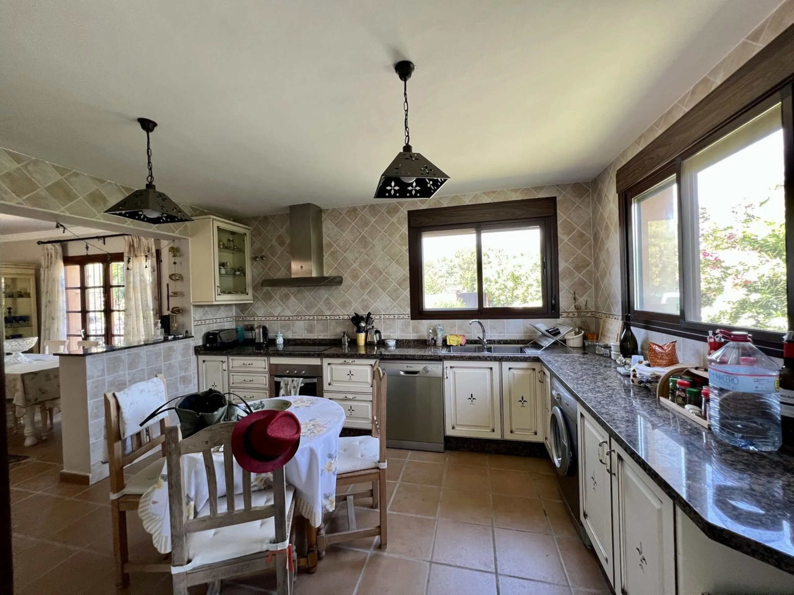 Charming Country Estate for Sale in El Velerín, Estepona