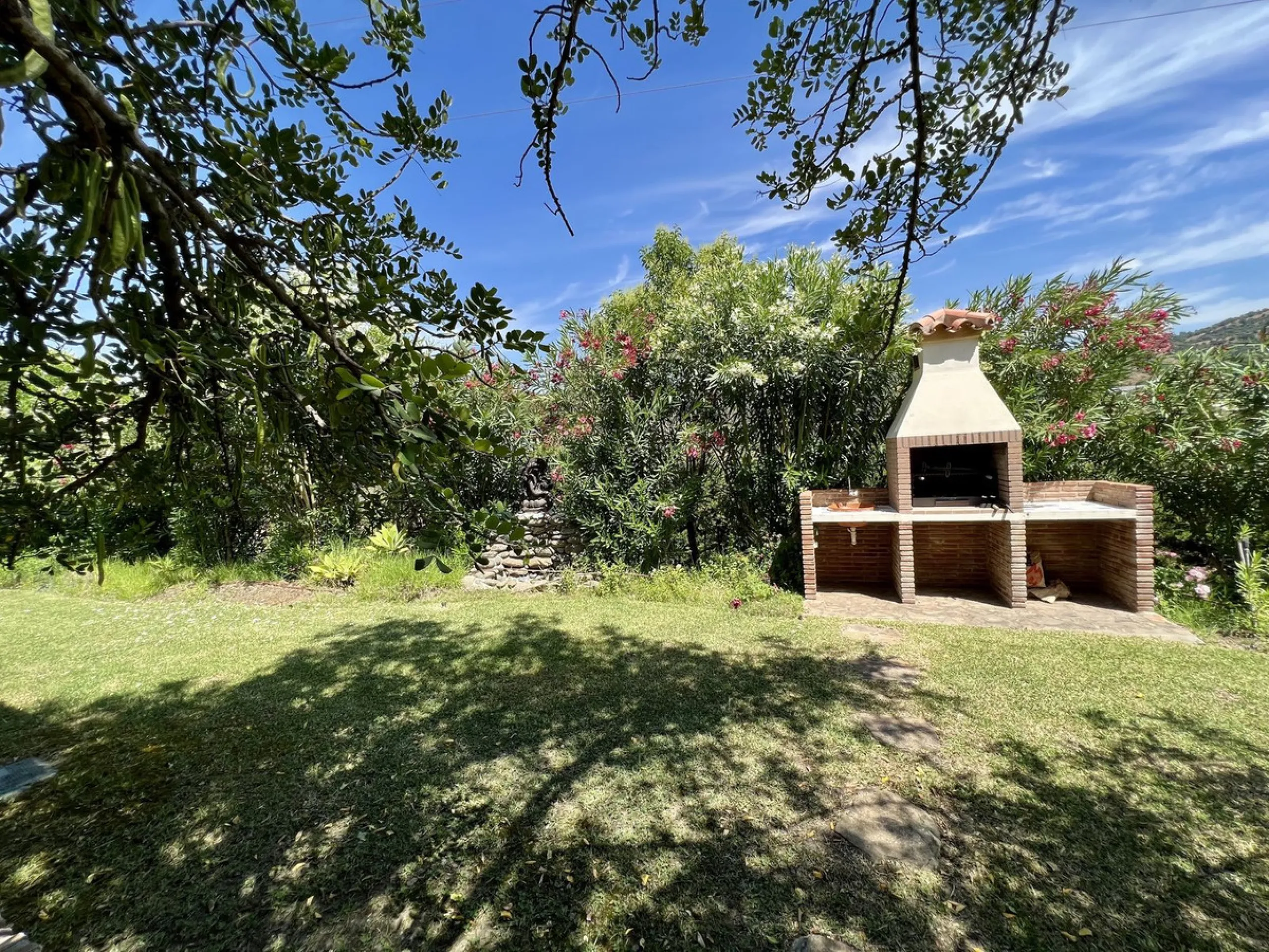 Charming Country Estate for Sale in El Velerín, Estepona