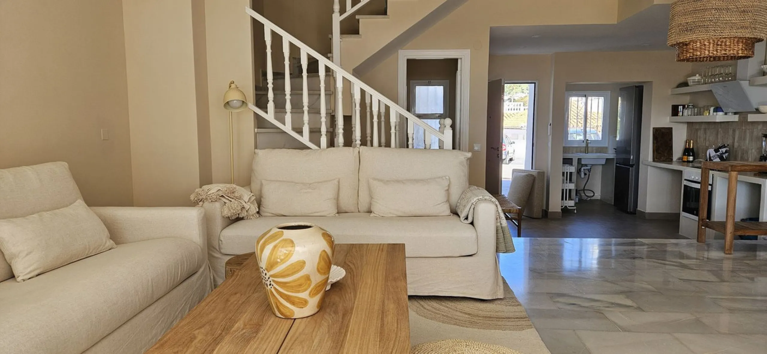 Elegant and charmingTownhouse with Open Views in Calahonda