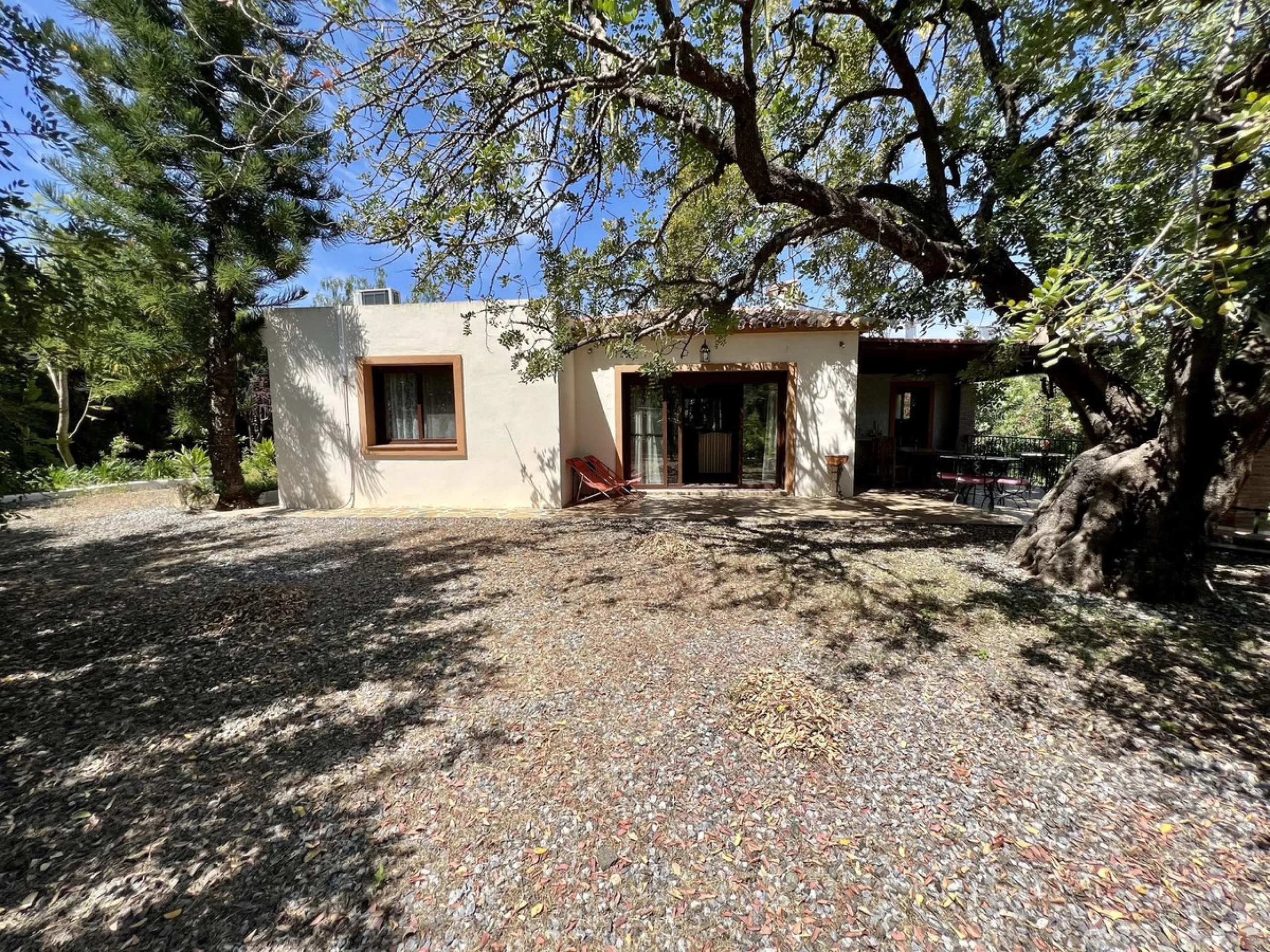 Charming Country Estate for Sale in El Velerín, Estepona
